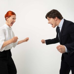 Возможно ли увольнение из-за долгов и звонков коллекторов на работу?